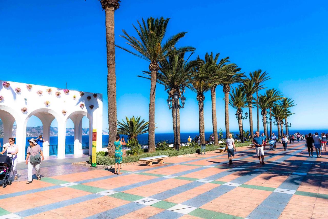 Nerja Center Apartment With Sea View Exterior photo