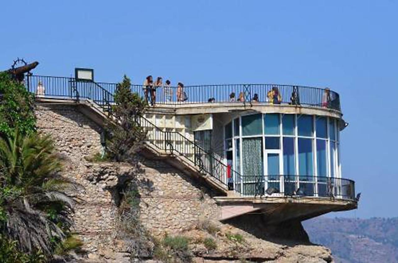 Nerja Center Apartment With Sea View Exterior photo